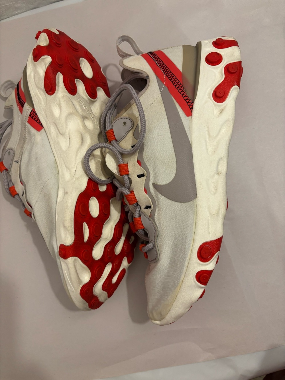 Nike React Element women’s Running Shoe Red White size 8